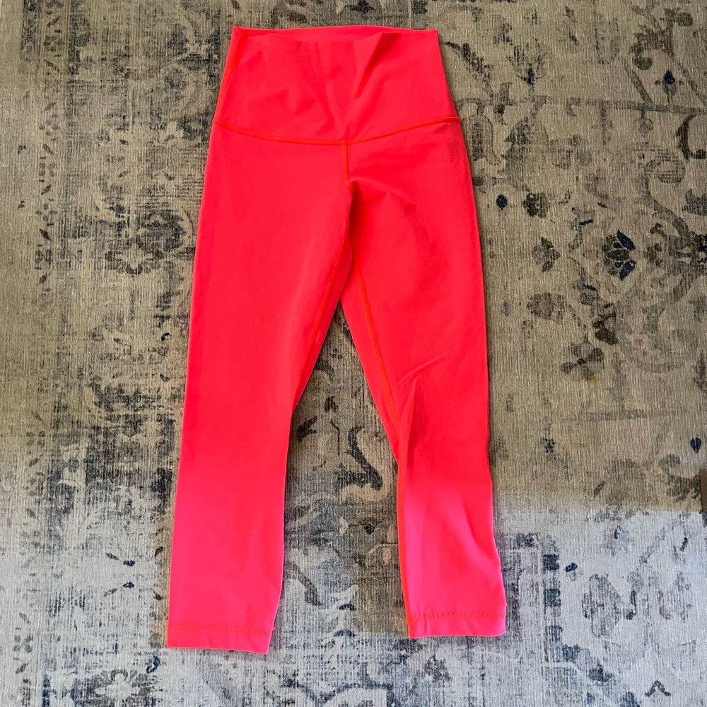 lululemon neon wunder under crop size 4